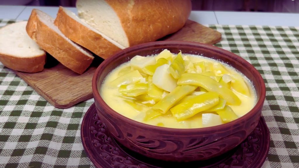 тушкована картопля зі стручковою квасолею