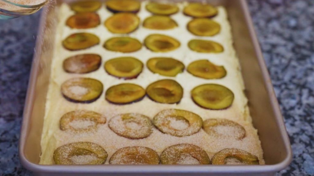 пиріг зі сливами рецепт