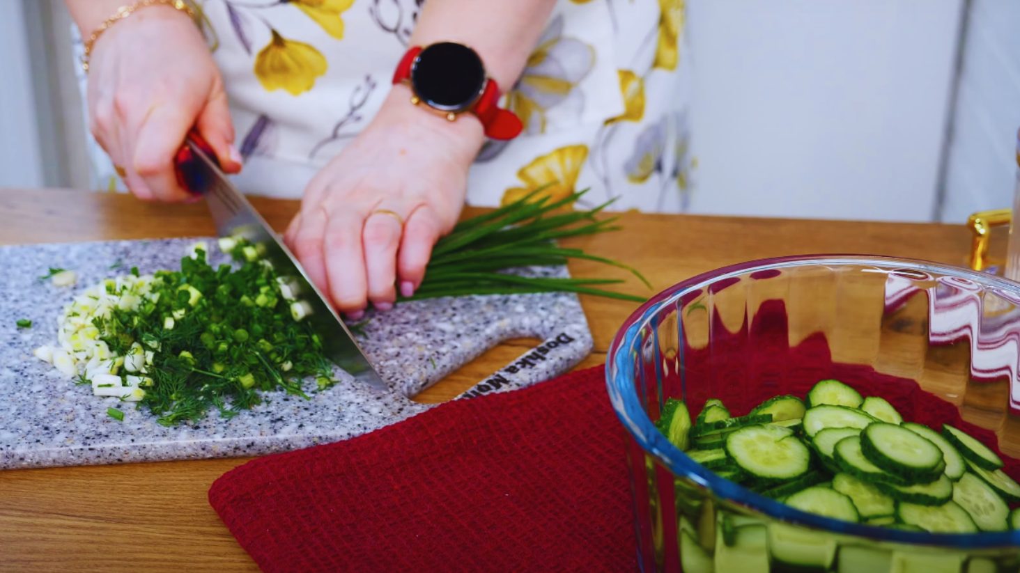 зелень для салата с тунцом