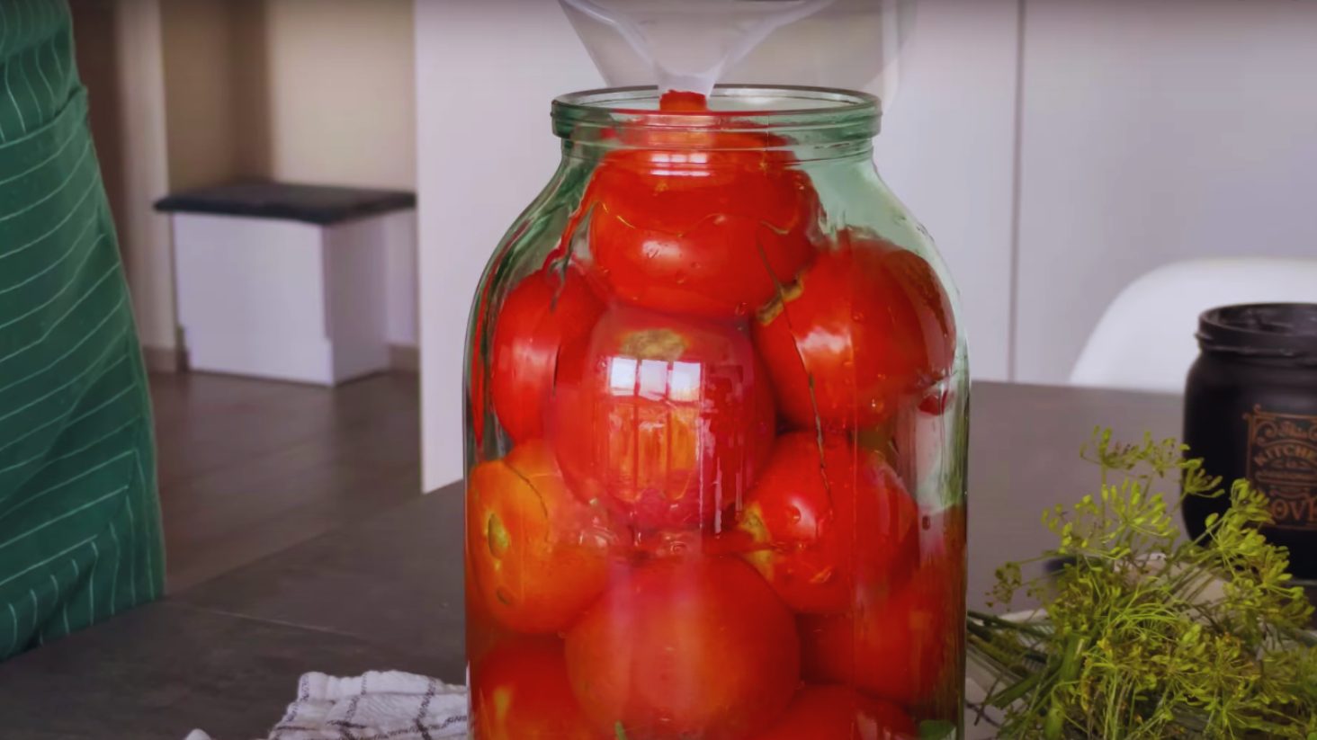 простой рецепт квашеных помидоров