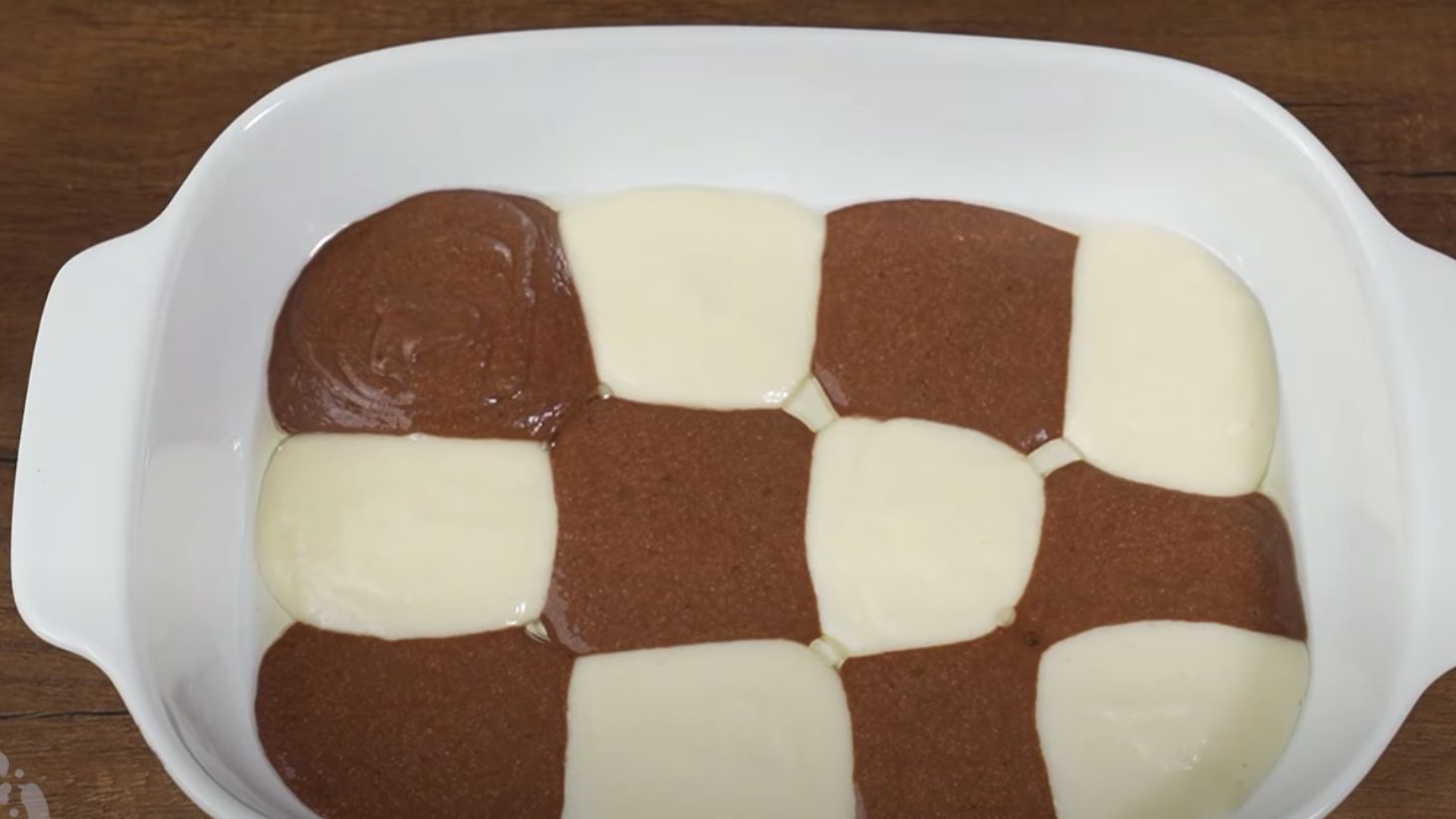 смачний манник з візерунками