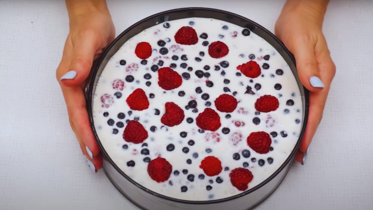 Простой рецепт ягодный торт без выпечки