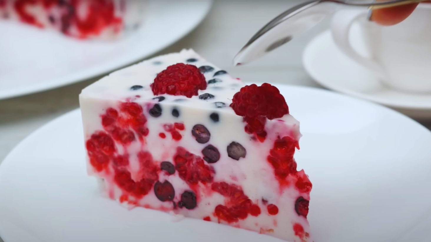 вкусный ягодный торт без выпечки