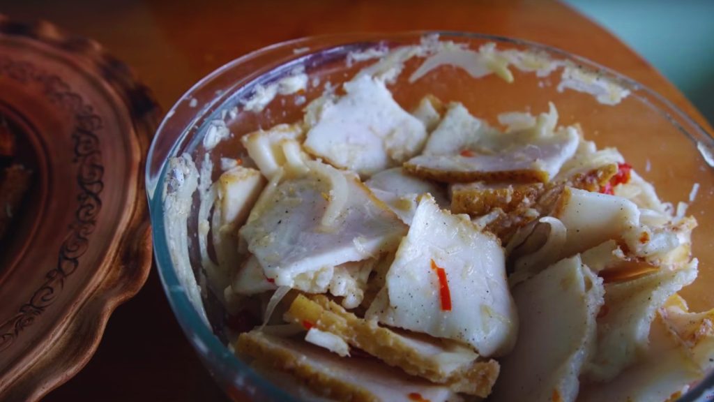 сало з оцтом з цибулею