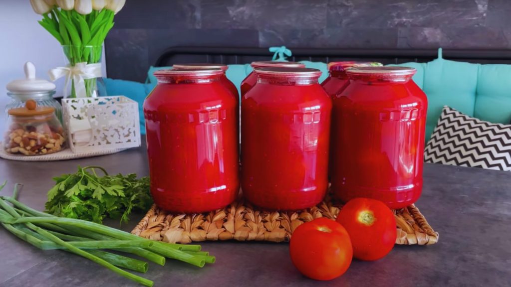 мариновані помідори в томаті