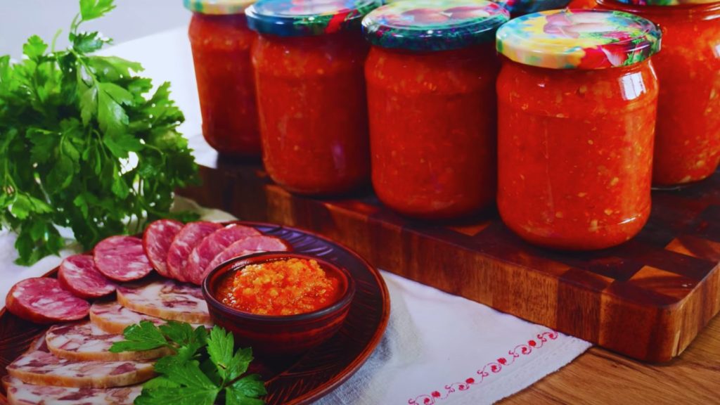 аджика з помідорами та кабачками