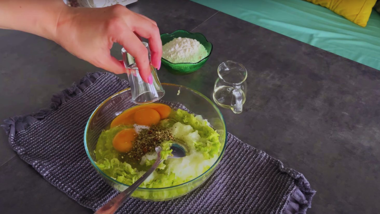 простий кабачковий торт