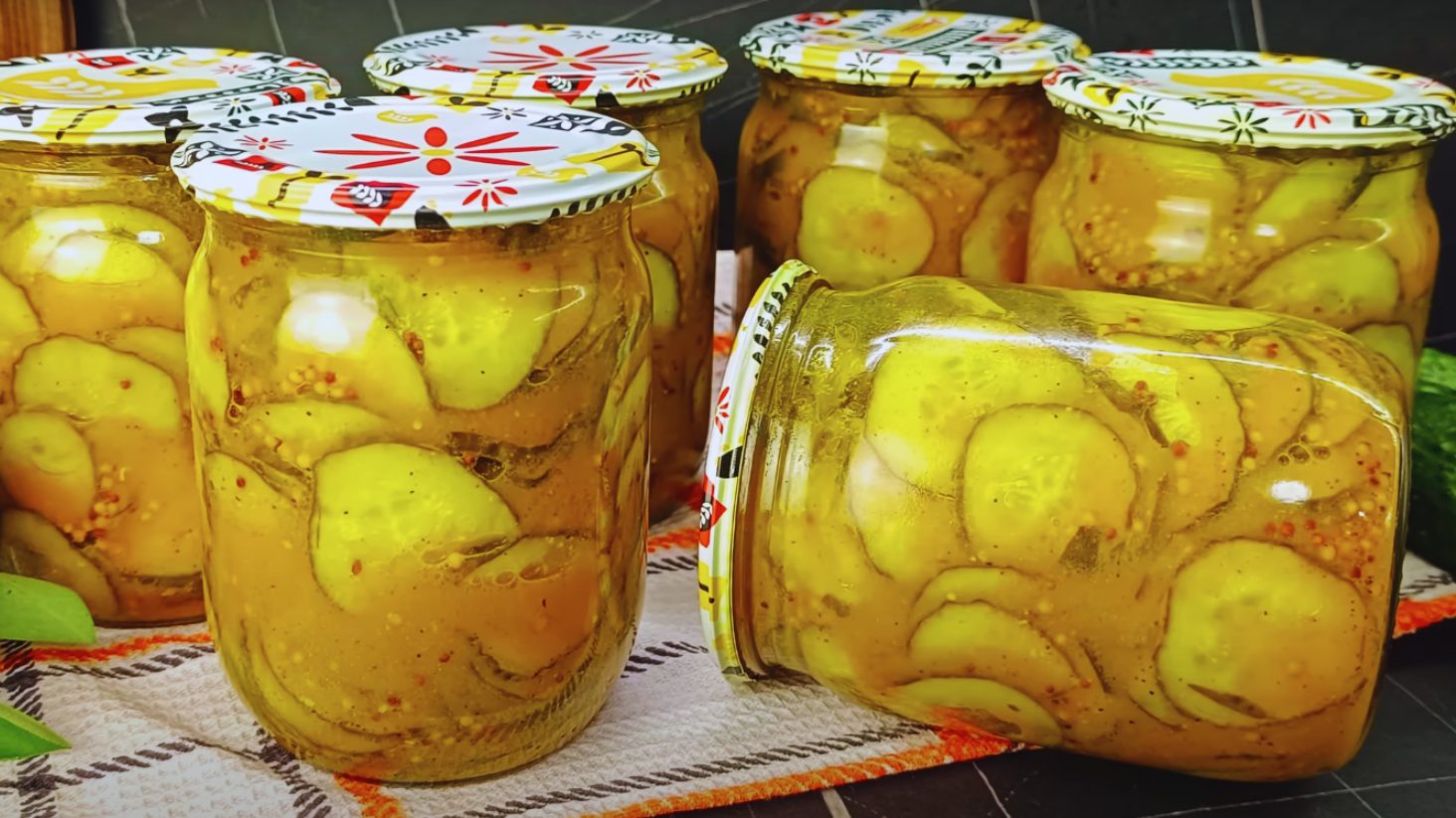 мариновані огірки кружечками