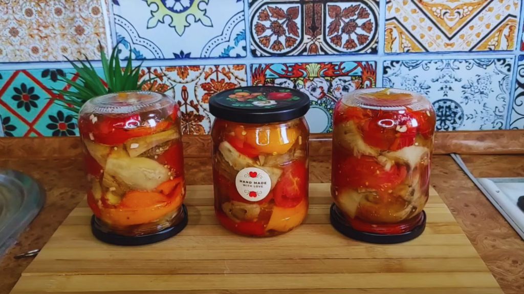 салат з запечених баклажанів на зиму