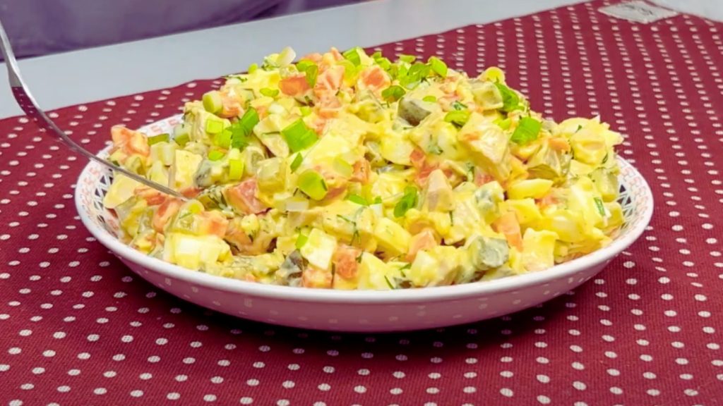 Новий салат, який смачніше за Олів'є та Крабовий