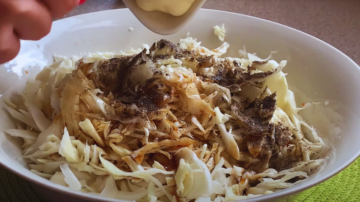салат з капустою на осінь