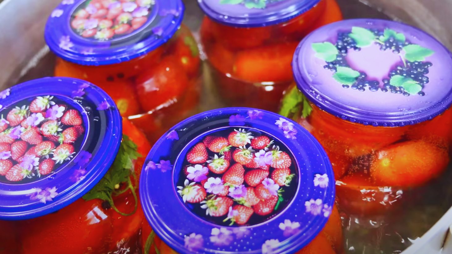 простий рецепт маринованих помідорів на зиму