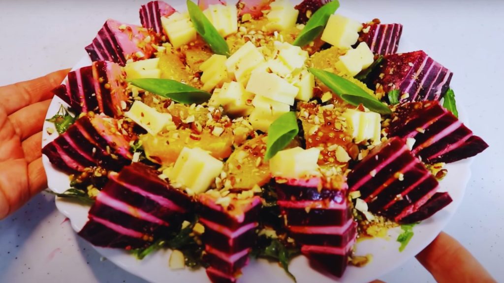 святковий салат з буряком