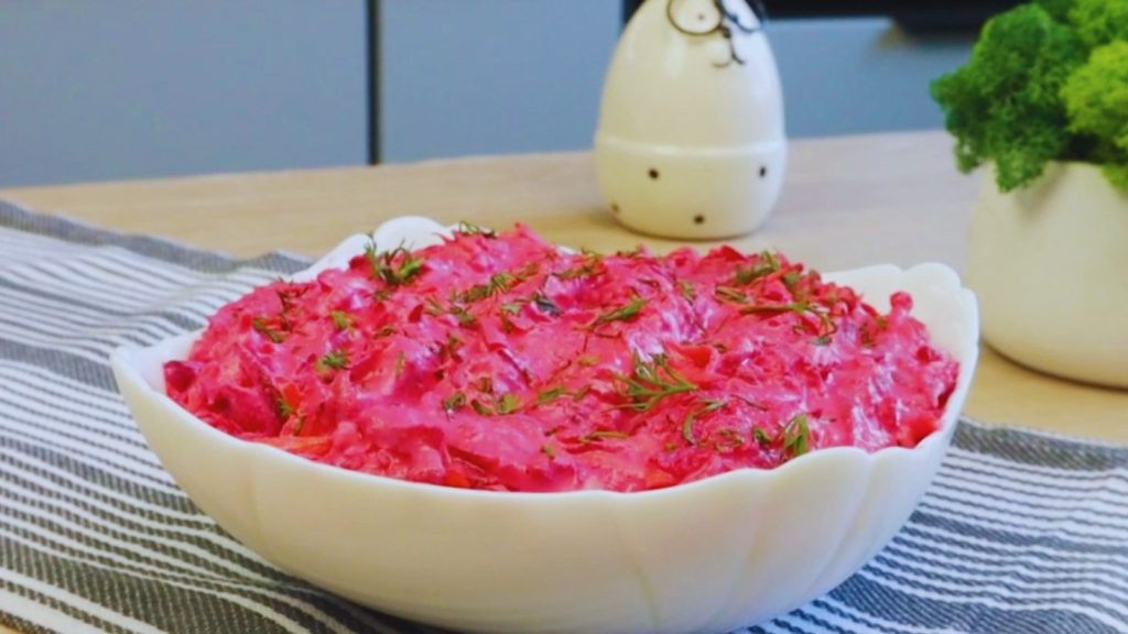 Салат "Дружба" — всього три продукти та три хвилини на приготування, готую його знову і знову