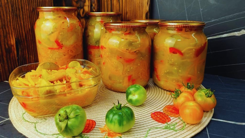 салат з зеленими помідорами на зиму