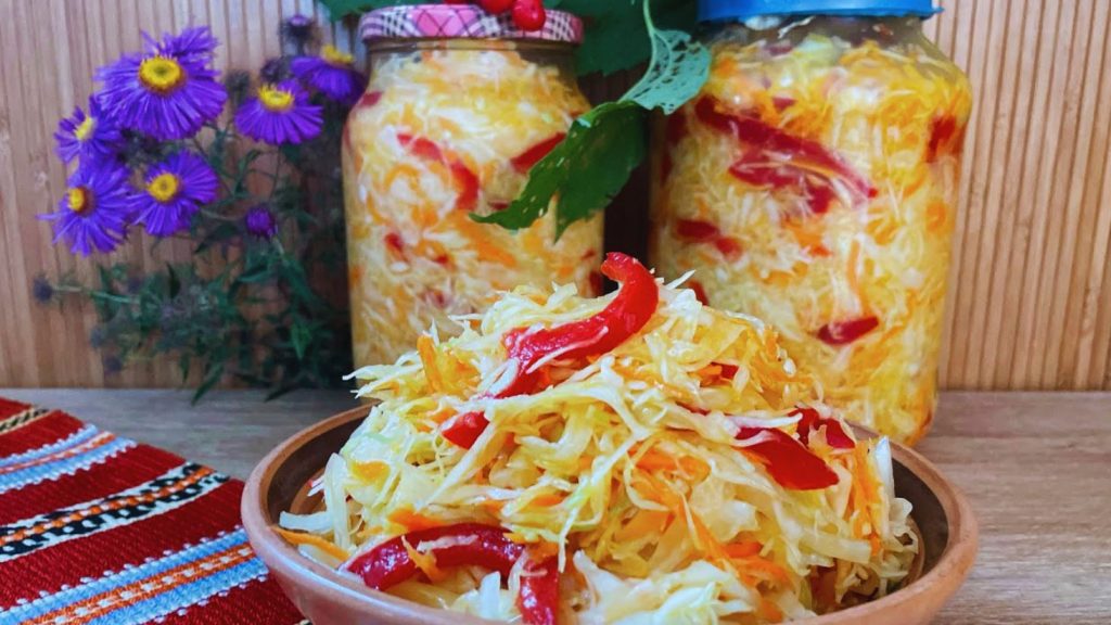маринована капуста в літрових банках