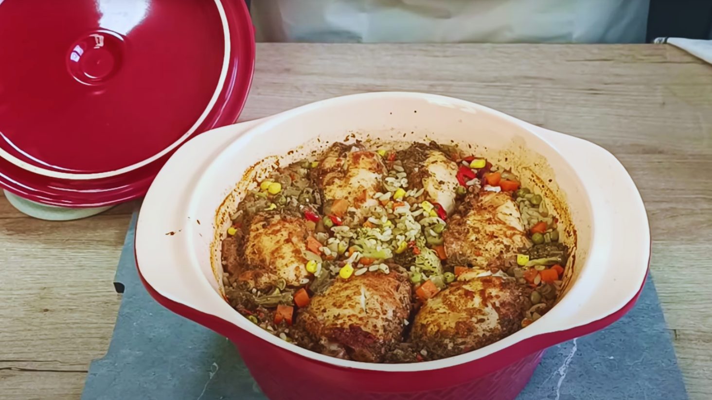 курячі стегна з овочами