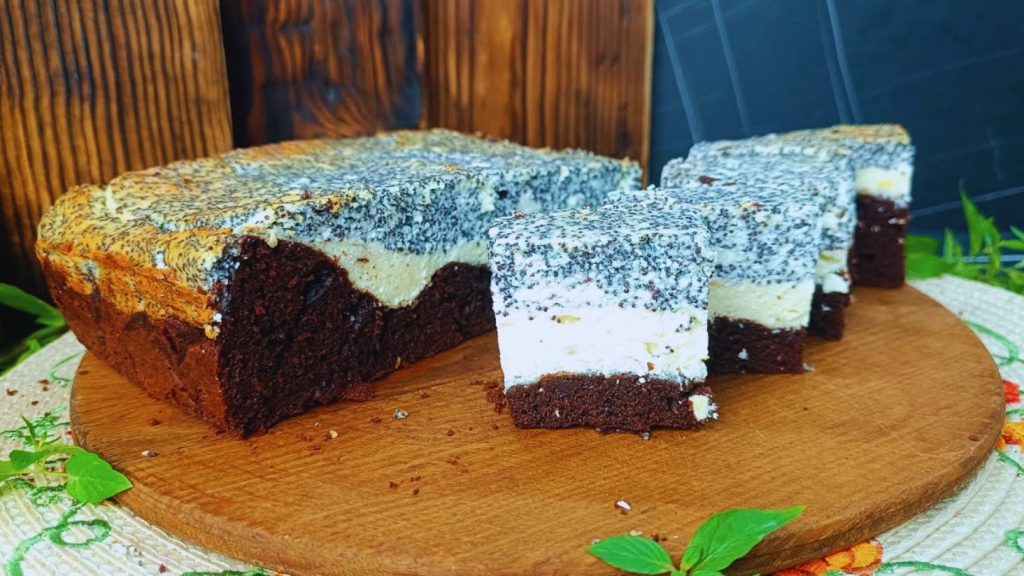 Сирний пляцок із маком і шоколадом — розкішний сирний десерт до чаю