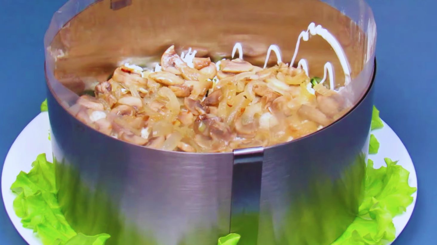 рецепт салату з куркою та грибами