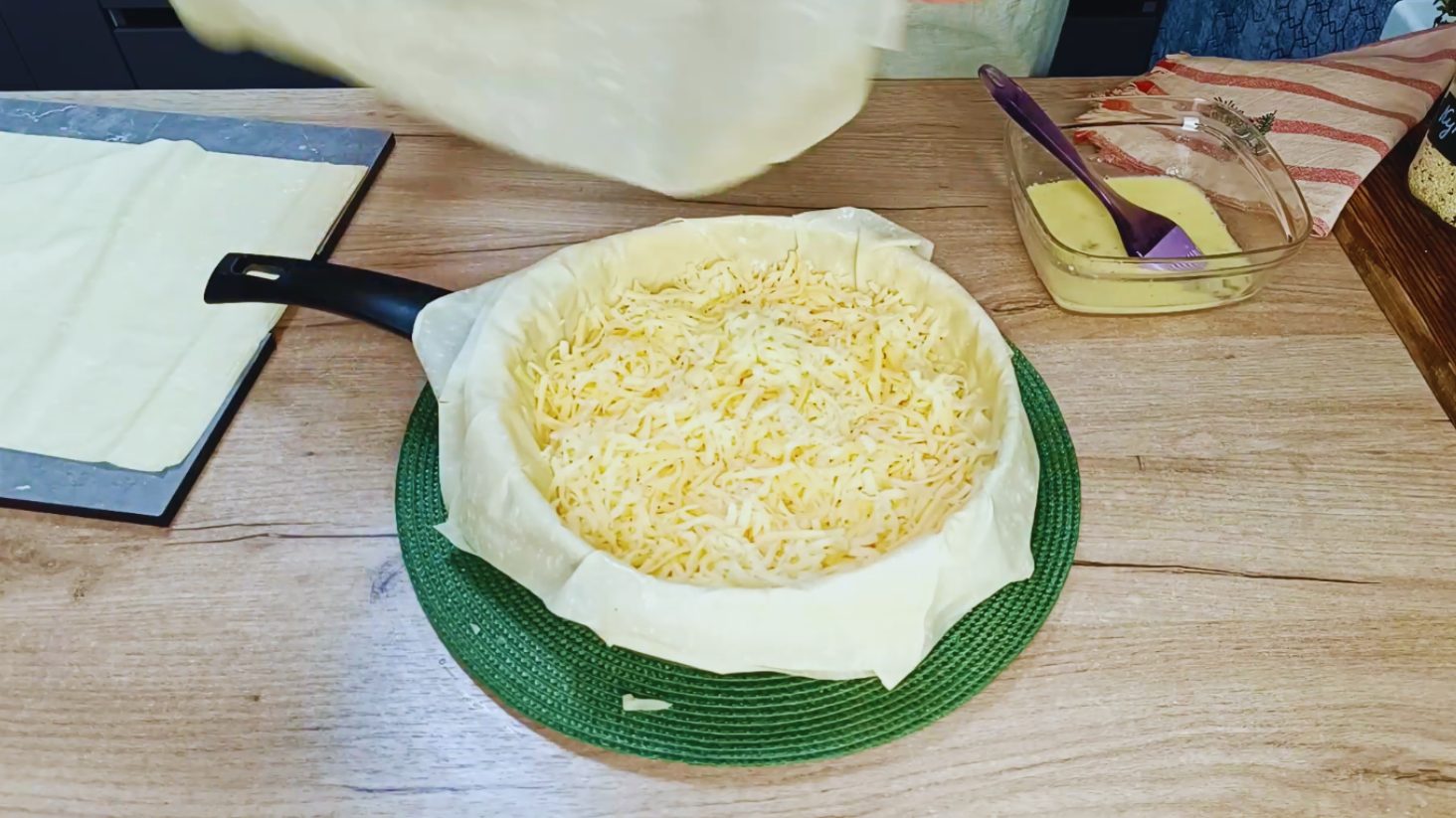 сирний пиріг на сковороді