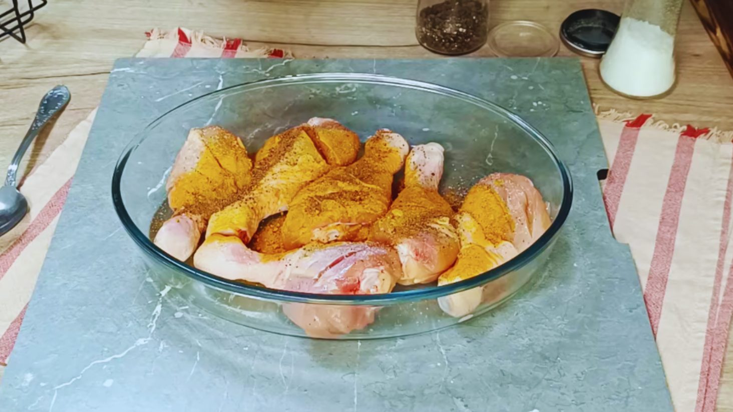 курячі гомілки в соусі