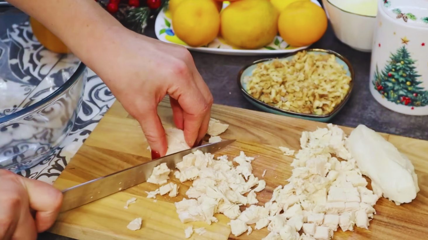 салат з куркою та ананасами