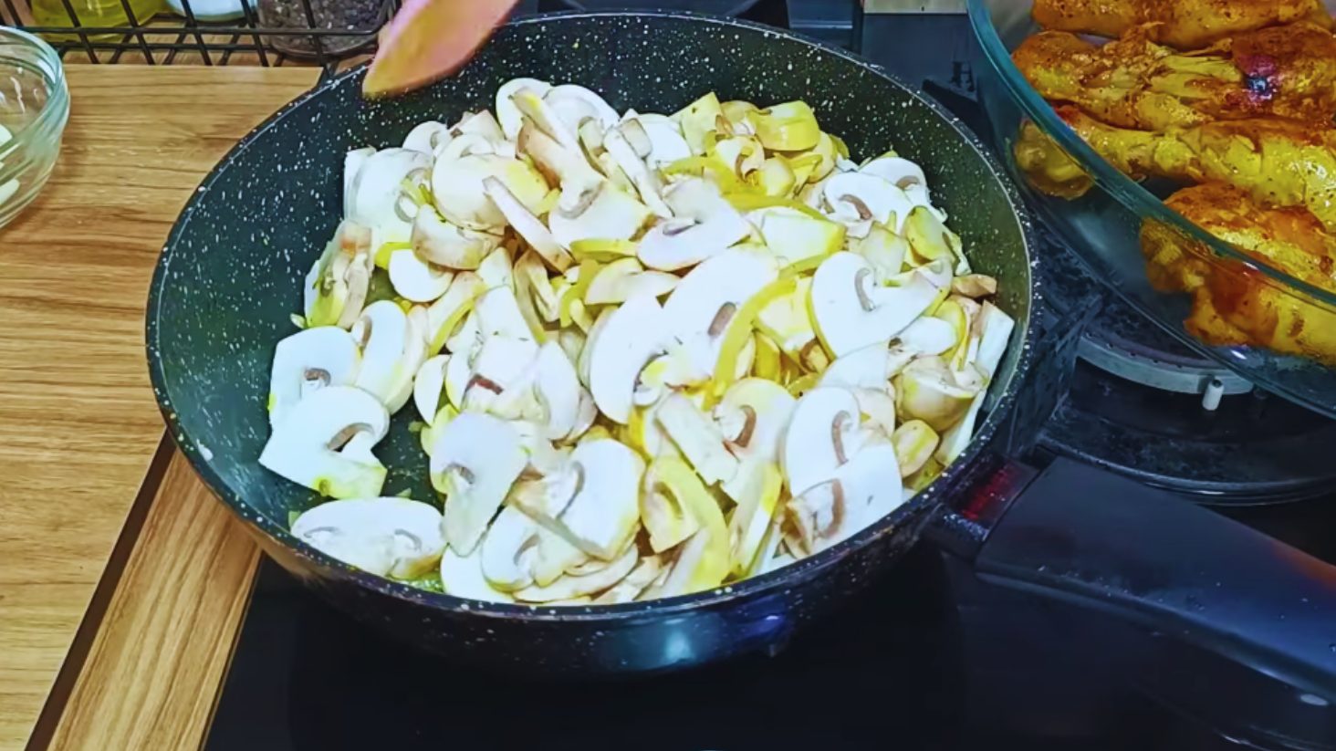 курячі гомілки в соусі на вечерю