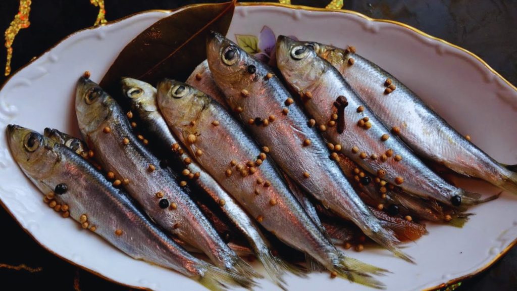 рецепт слабосолоної салаки