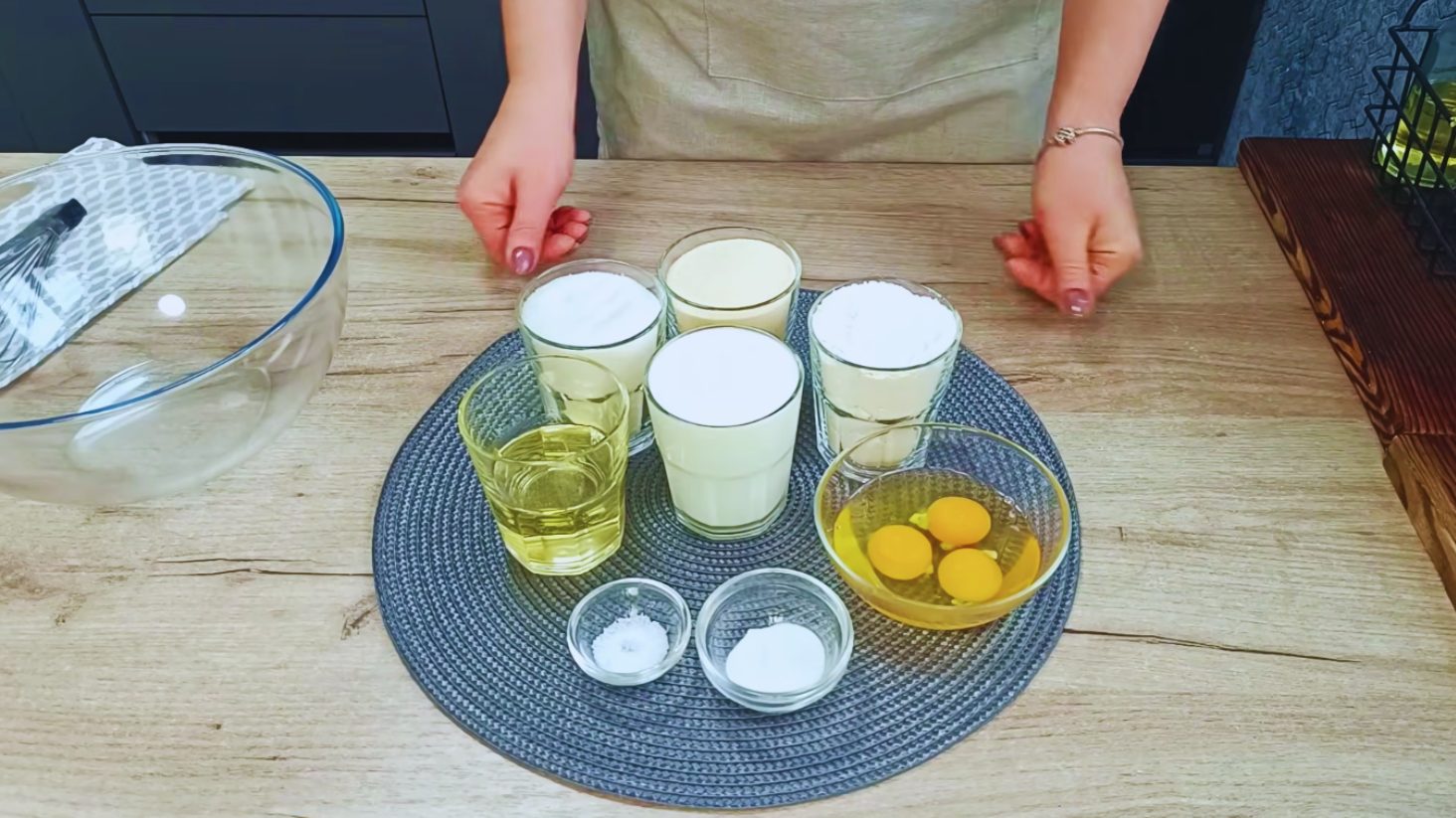 смачний манний пиріг з ягодами