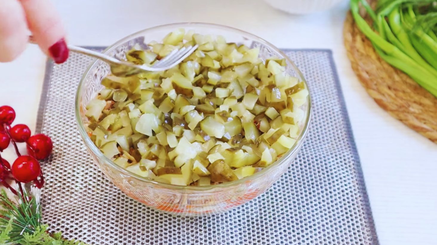 смачний салат зі шпротами