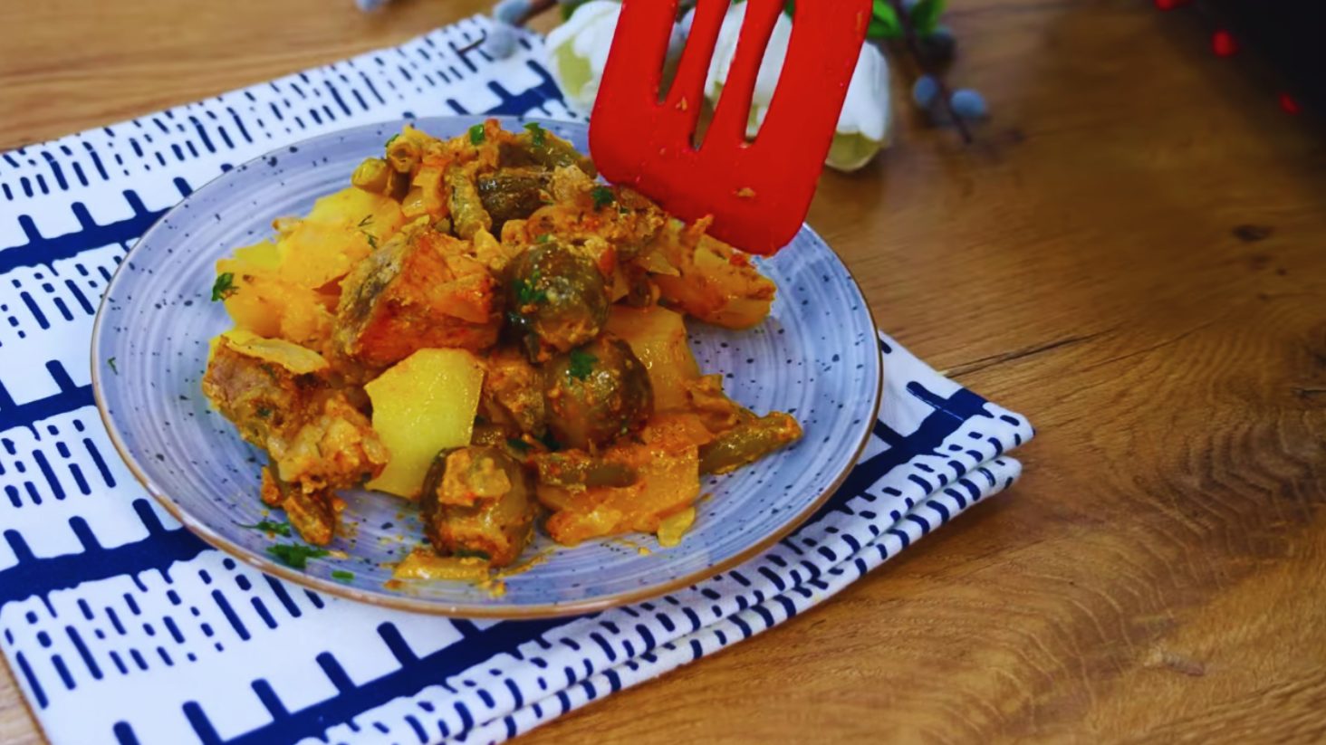 простий рецепт картоплі з м’ясом та овочами