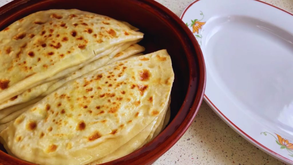 кутаби з бринзою на сніданок