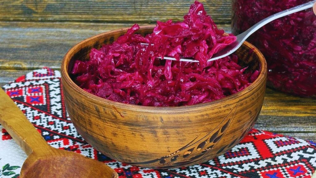 квашена капуста з буряком