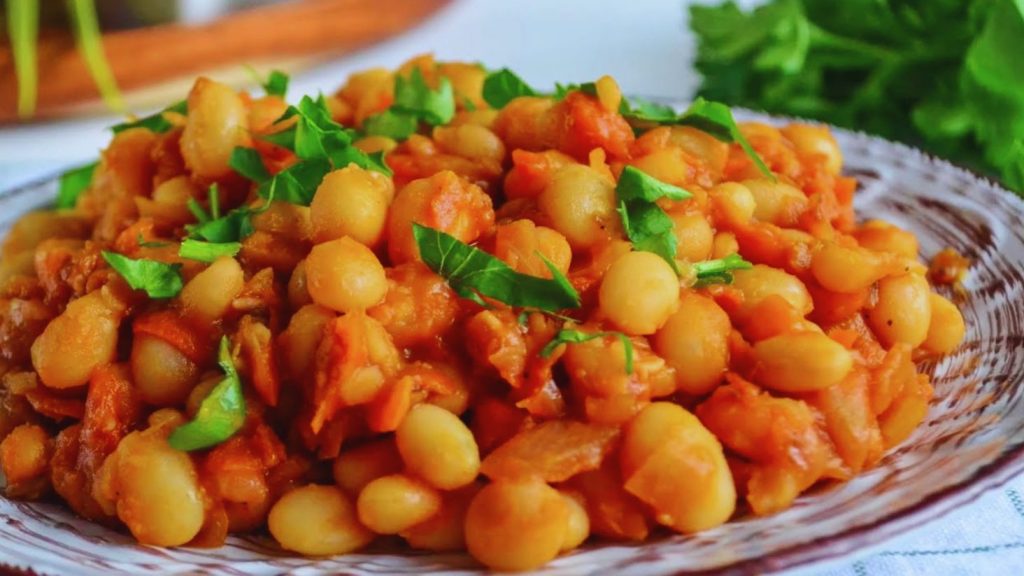 тушкована квасоля з часником рецепт приготування