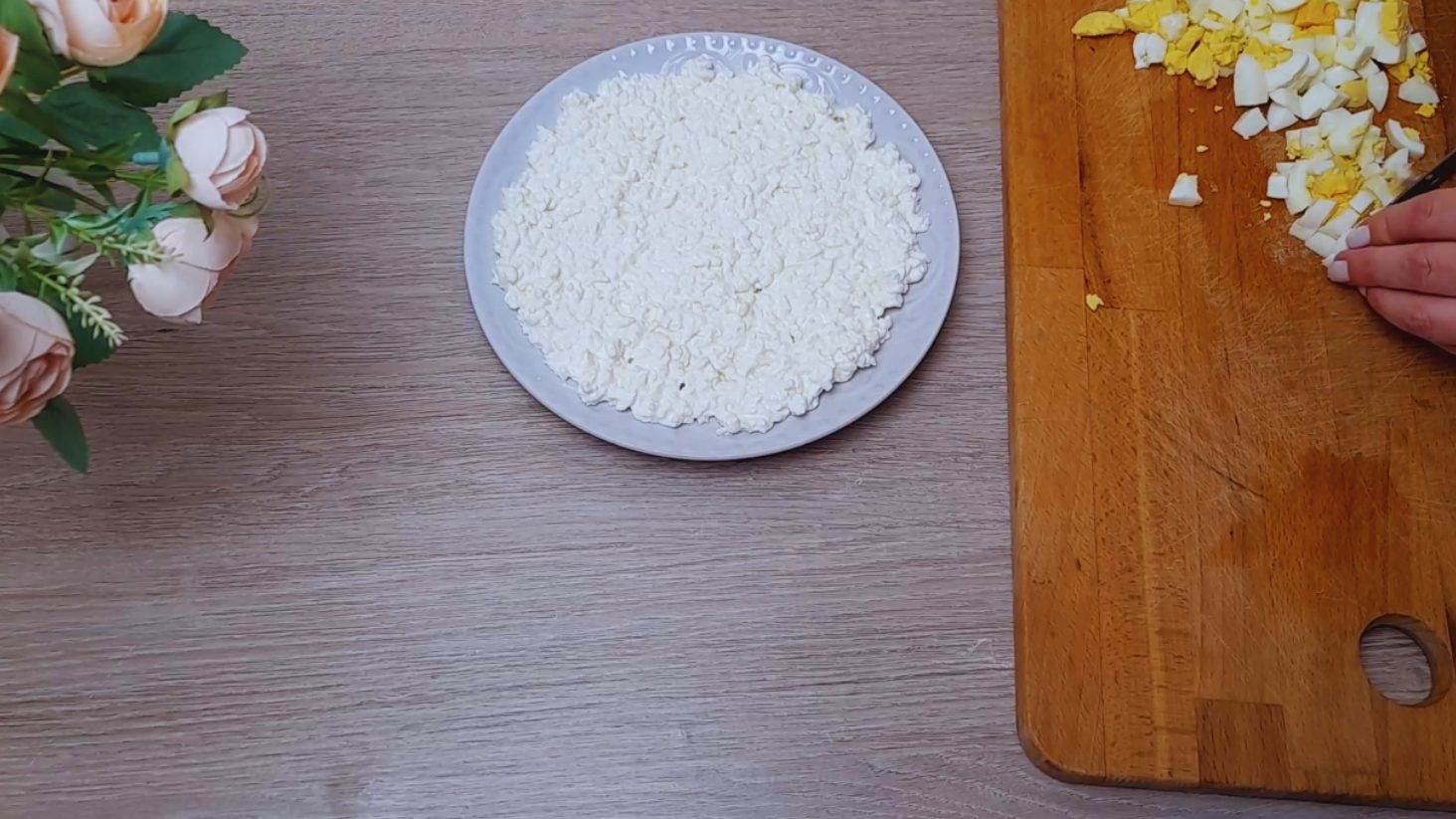 салат з кисломолочним сиром та крабовими паличками