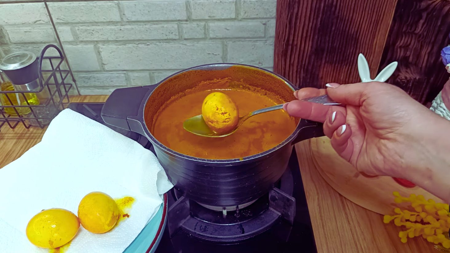 чим пофарбувати яйця на Великдень