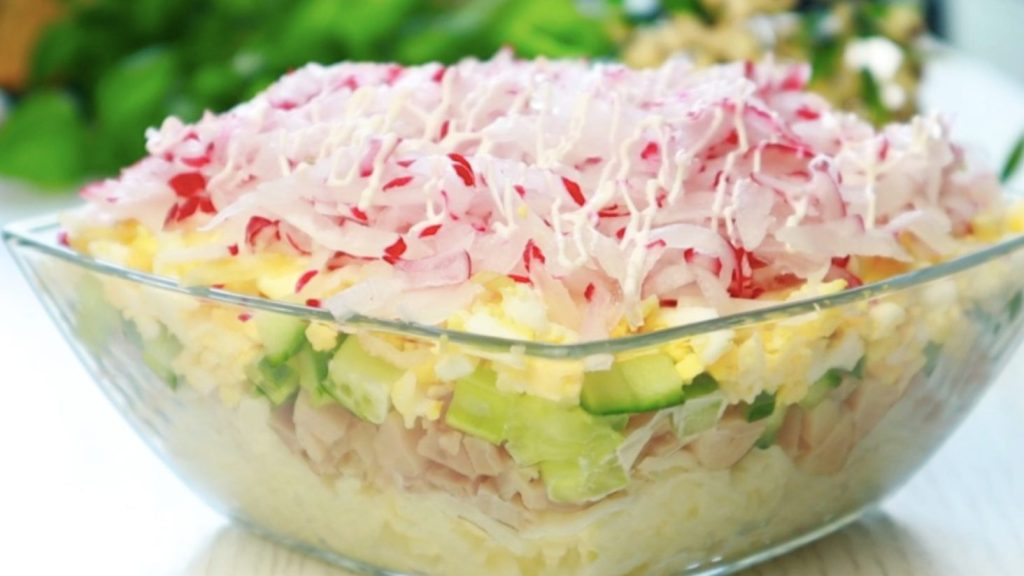 рецепт салату з копченою куркою